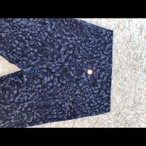 Lululemon Align pant 28” size 6 rare print